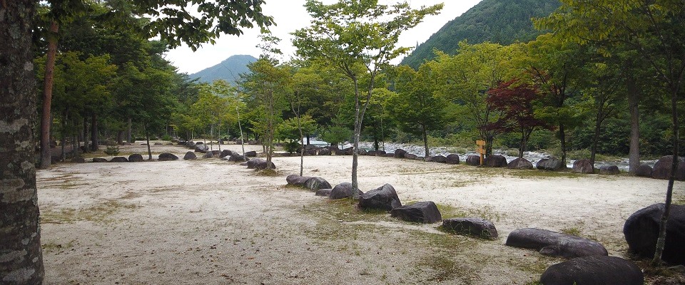 塔の岩オートキャンプ場