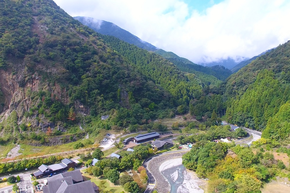 青川峡キャンピングパーク