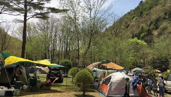 ナラ入沢渓流釣りキャンプ場