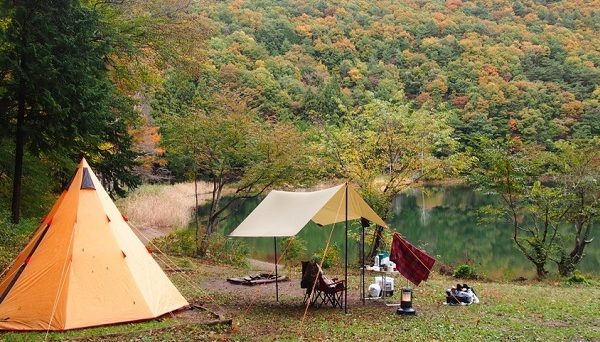 四尾連湖 水明荘キャンプ場
