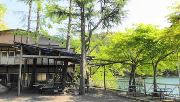 四尾連湖 水明荘キャンプ場