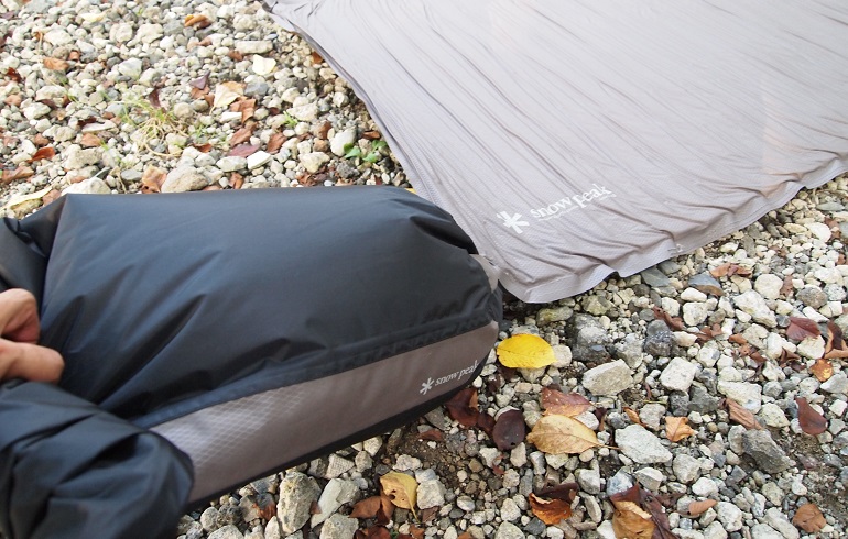 キャンプマット