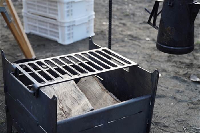 Chilling campeeps｜Fire Work Stand 