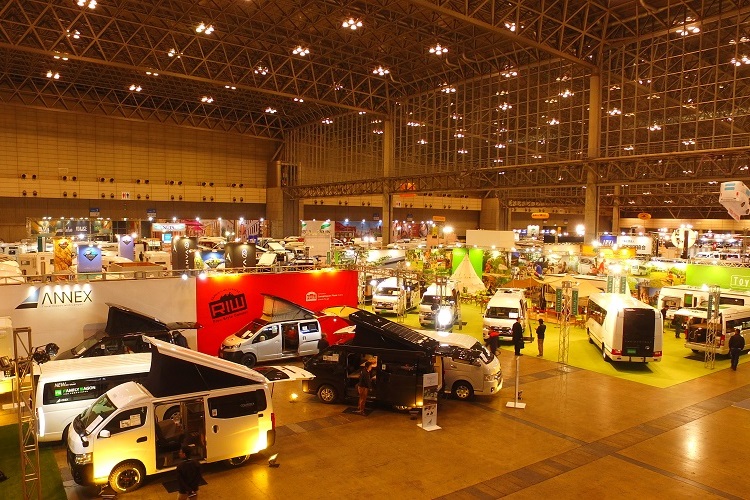 キャンピングカー