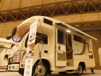 キャンピングカー