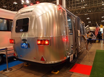 キャンピングカー